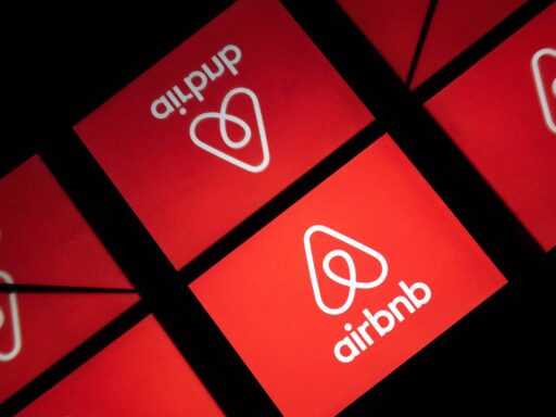 Airbnb expande plataforma com hotéis e serviços para impulsionar crescimento em contexto de Mercado Imobiliário