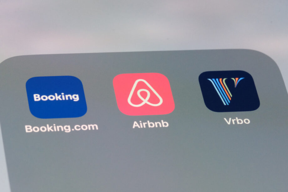 Airbnb no Brasil enfrenta novas regras de tributação e condomínios em contexto de Mercado Imobiliário