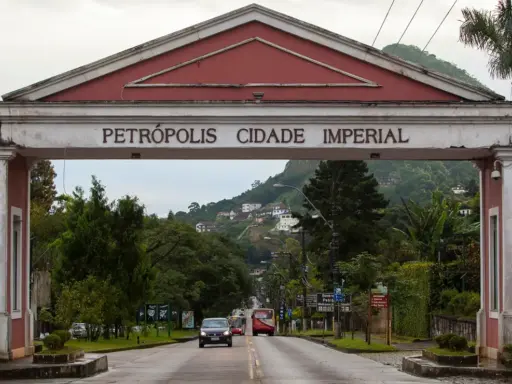 Bairros de Petrópolis: conheça as 8 melhores regiões para morar em contexto de Mercado Imobiliário