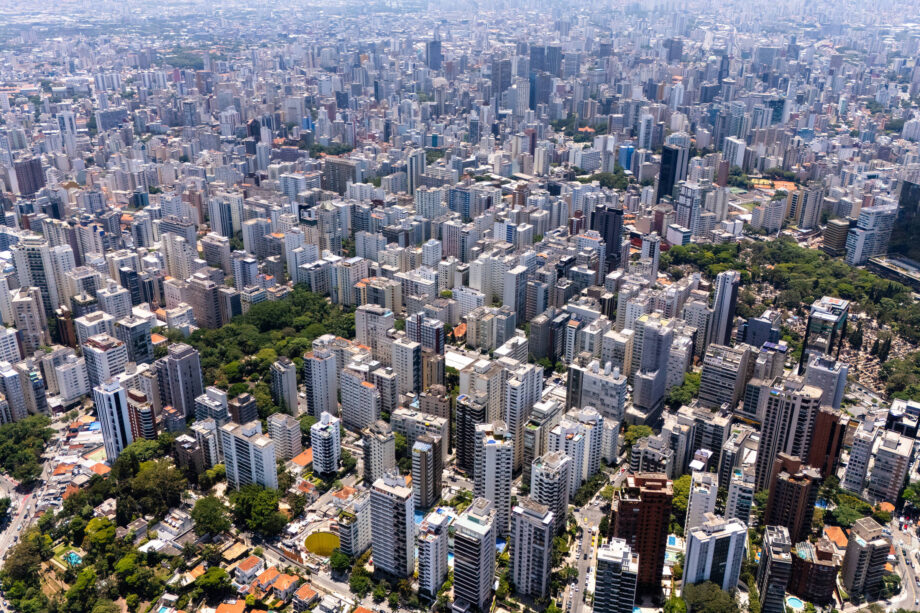 Caixa Asset prepara lançamento de fundos imobiliários em 2026 em contexto de Mercado Imobiliário