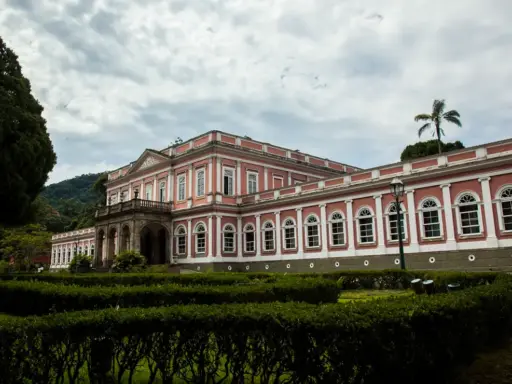 O que fazer em Petrópolis: guia completo de lazer e cultura em contexto de Mercado Imobiliário