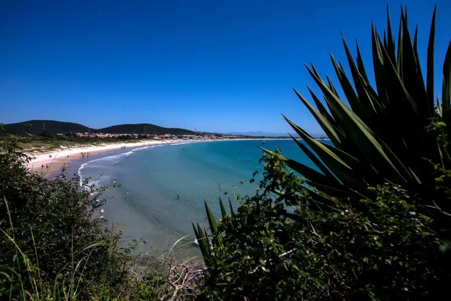 Praias de Cabo Frio: guia completo para morar e viver no litoral em contexto de Mercado Imobiliário