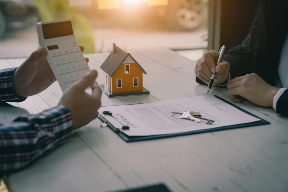Venda de imóvel com desconto atinge 67% das transações no Brasil em contexto de Mercado Imobiliário