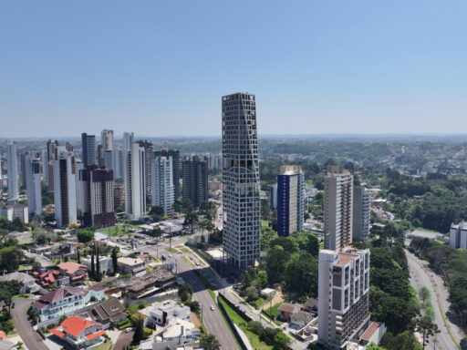 Curitiba lidera lançamentos de estúdios com 70% do mercado local em contexto de Mercado Imobiliário