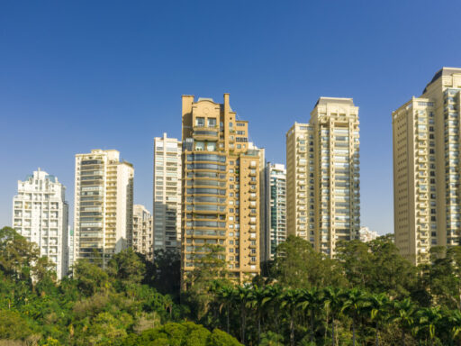 Estoque de imóveis de alto padrão em São Paulo atinge maior nível desde 2017 em contexto de Mercado Imobiliário