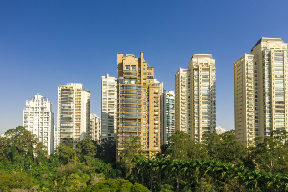 Estoque de imóveis de alto padrão em São Paulo atinge maior nível desde 2017 em contexto de Mercado Imobiliário