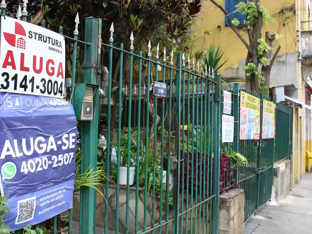 Inadimplência no mercado de aluguel apresenta alta em maio no Brasil em contexto de Mercado Imobiliário