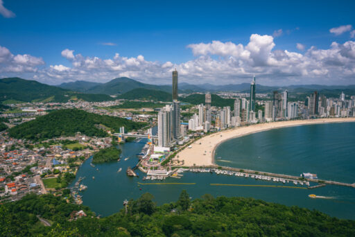 Preço do metro quadrado em Balneário Camboriú desacelera em 2026 em contexto de Mercado Imobiliário